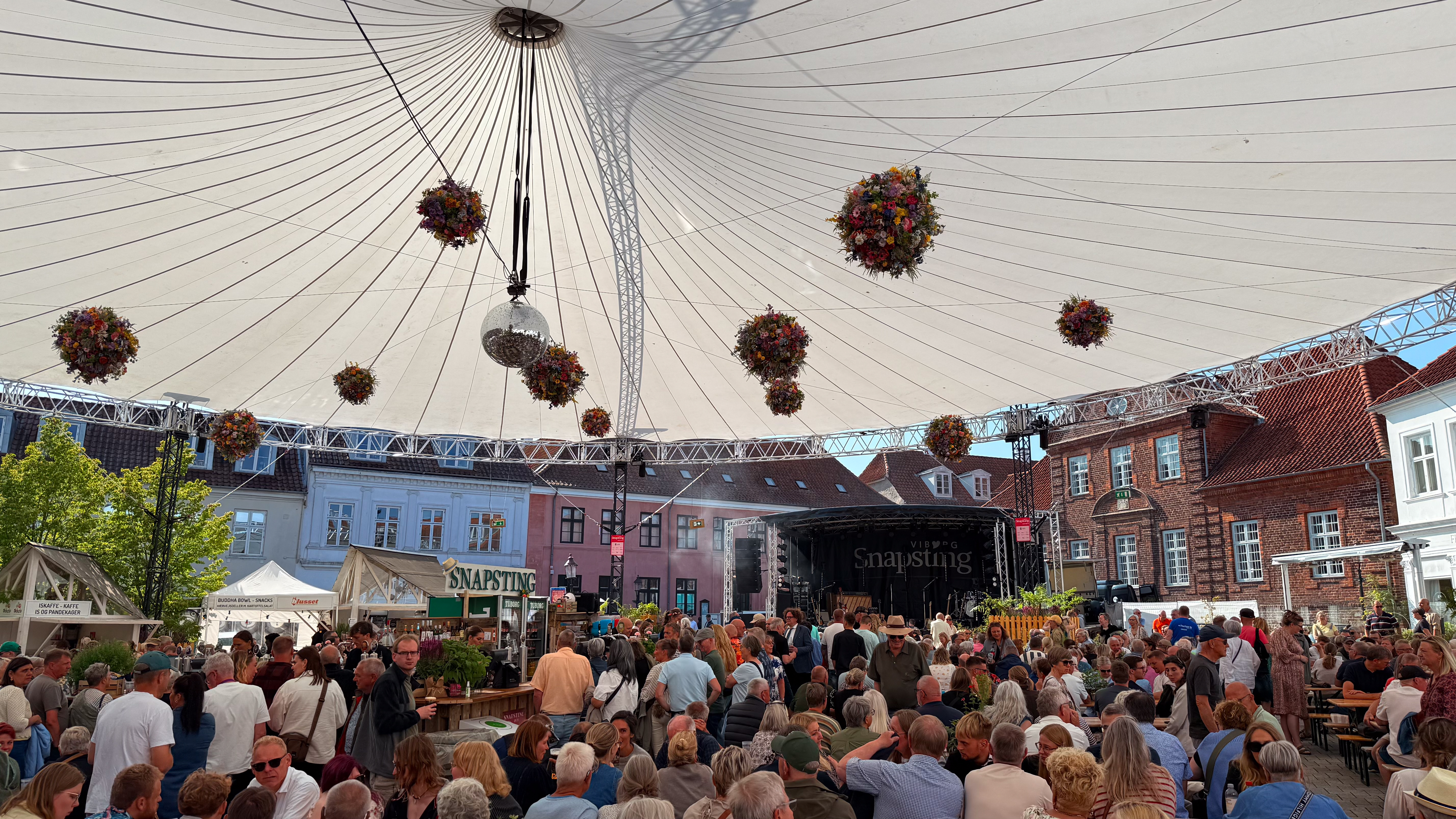 Sommerstemning på Nytorv